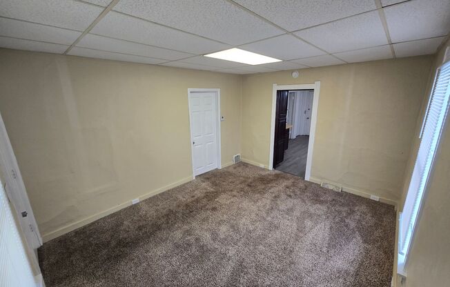 1 bed, 1 bath, 700 sqft, $650, Unit Lower
