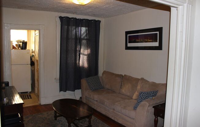 2 beds, 1 bath, $1,395