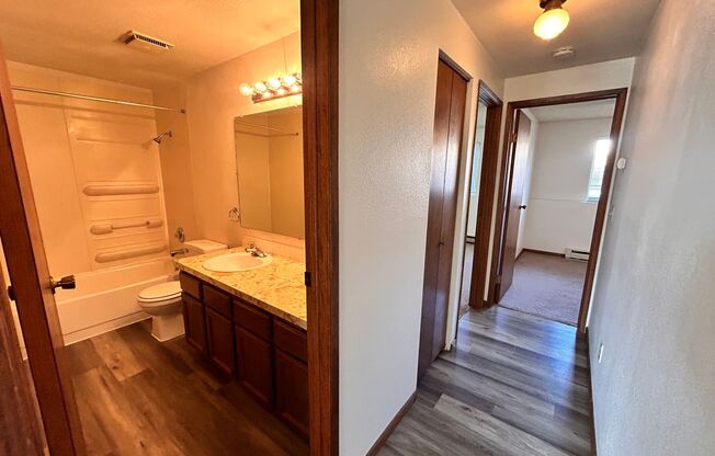 2 beds, 1 bath, $1,100, Unit 2331