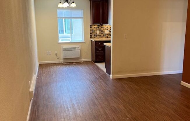 1 bed, 1 bath, $2,250, Unit 1491-B