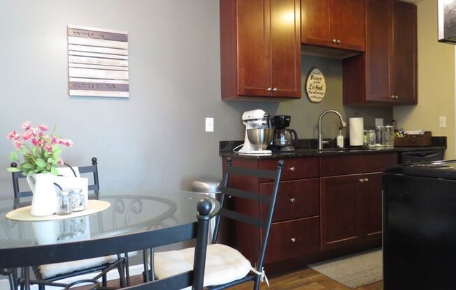 2 beds, 1 bath, 907 sqft, $1,445, Unit 3914207