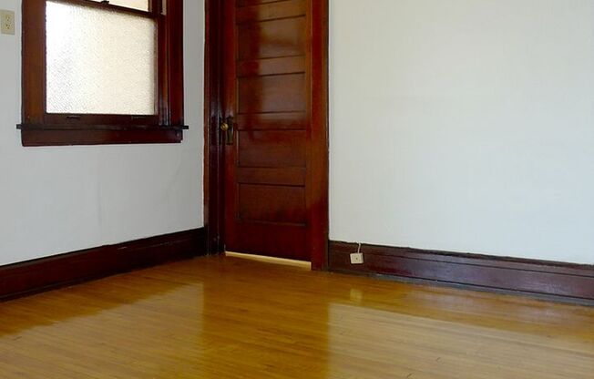 1 bed, 1 bath, 410 sqft, $960, Unit 22 - 12
