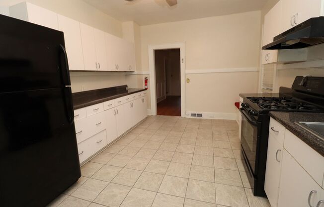 5 beds, 2 baths, $5,000