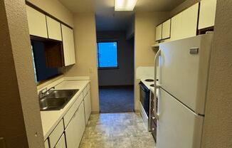 1 bed, 1 bath, $1,050, Unit 2