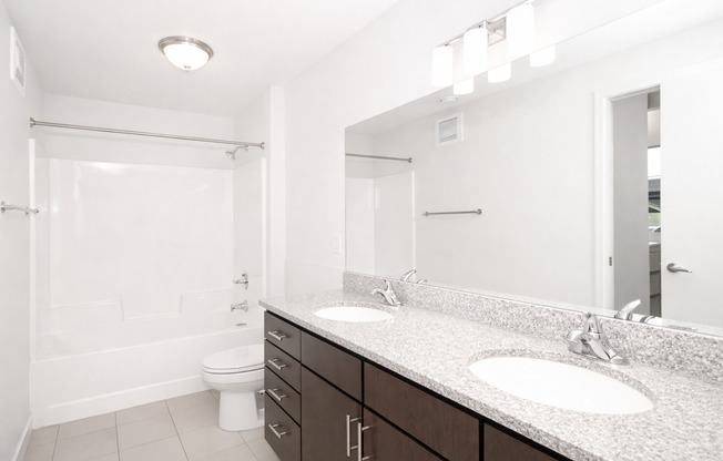 2 beds, 2 baths, 967 sqft, $2,000, Unit 101