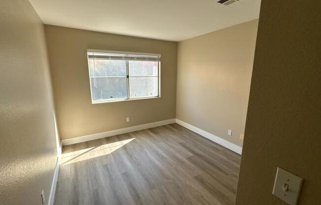 2 beds, 2 baths, 998 sqft, $1,600