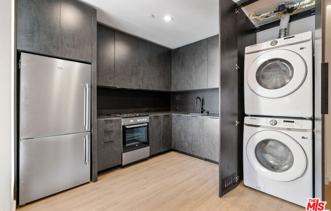 1 bed, 1 bath, 556 sqft, $3,550, Unit 613