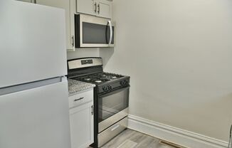 2 beds, 1 bath, 800 sqft, $1,345, Unit Apt 3