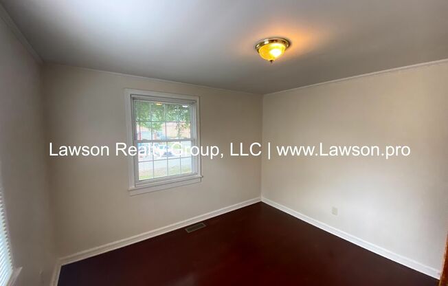 2 beds, 1 bath, $1,095