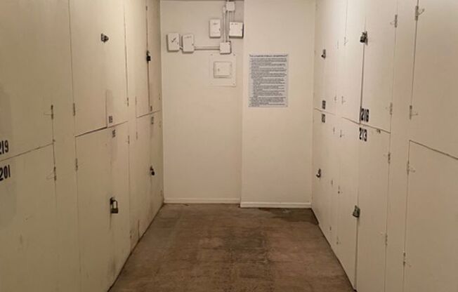 1 bed, 1 bath, 754 sqft, $2,595, Unit Warner #216