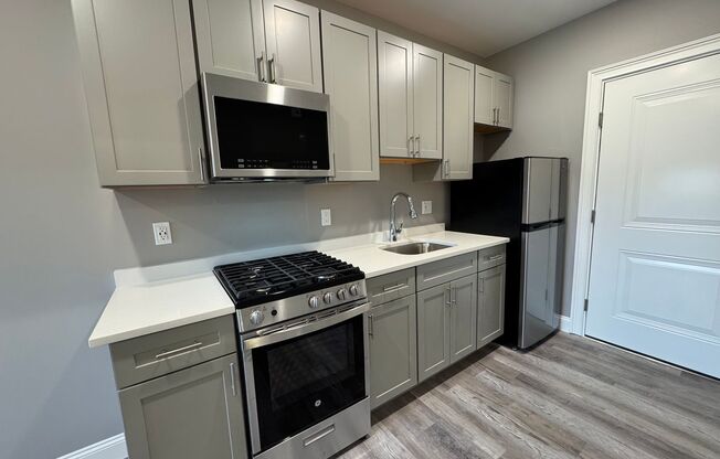 Studio, 1 bath, 349 sqft, $1,900, Unit 501