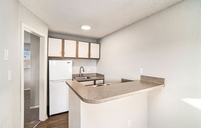 1 bed, 1 bath, 407 sqft, $850, Unit 6924 Unit #03