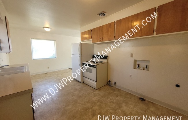1211 W MARTIN ST