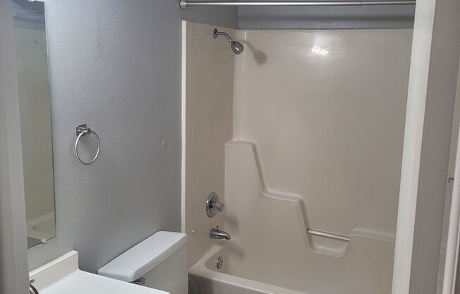 2 beds, 1 bath, 864 sqft, $895, Unit 1001