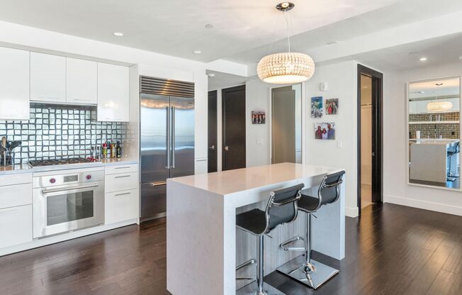 2 beds, 2 baths, $4,495, Unit # 7004