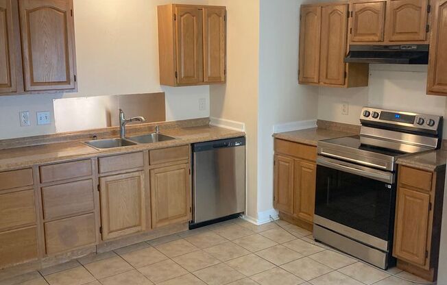 ZERO APPLICATION FEE FOR THIS CHARMING GARDEN HOME!