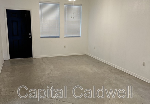 1215 E 29 AVE