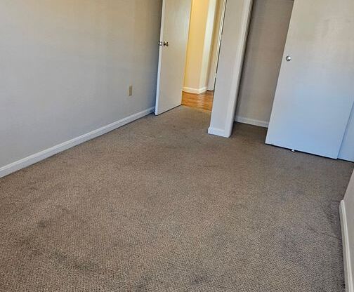 2 beds, 1 bath, 760 sqft, $2,400, Unit 73 S #5