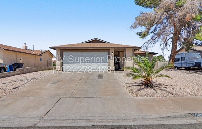 Henderson!!! 4 Bedrooms!! Single Story!! 2 car garage!! Big Back Yard!!! No HOA!! All Appliances!!