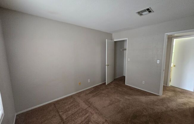 1 bed, 1 bath, $1,050, Unit Bldg. G