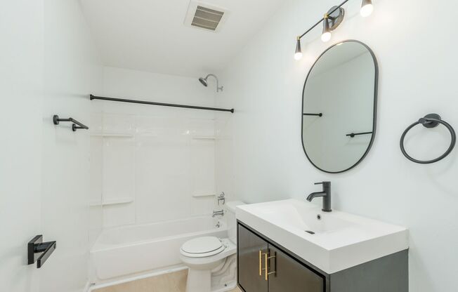 2 beds, 2 baths, 1,000 sqft, $1,627, Unit 27