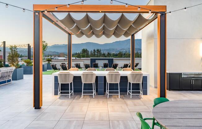 Relax in style at Modera Pomona with ample rooftop seating that invites you to enjoy panoramic views and the California breeze. Whether you’re hosting friends or savoring a quiet moment, our rooftop is the perfect retreat for leisure and enjoyment.