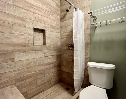 1 bed, 1.5 baths, 712 sqft, $2,333, Unit A312