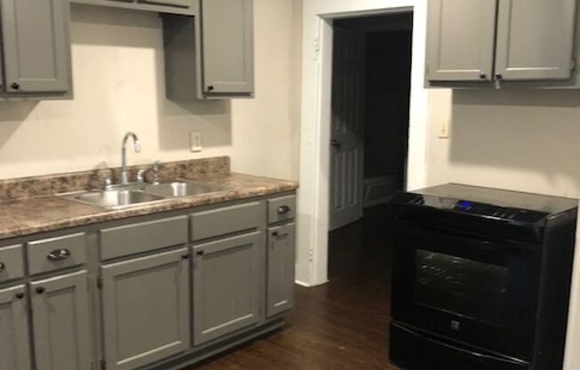 2 beds, 1 bath, $725