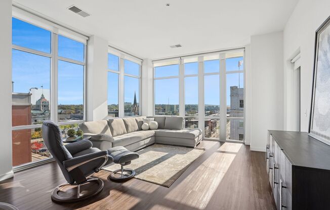 2 beds, 2 baths, 1,076 sqft, $2,450, Unit 802 (Penthouse)