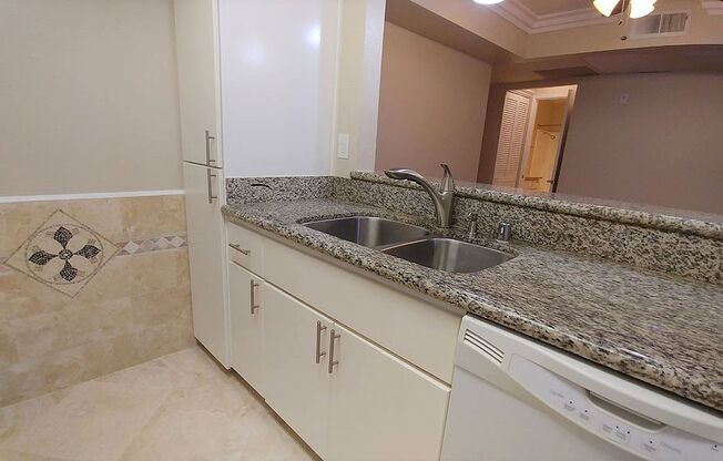 2 beds, 2 baths, 950 sqft, $2,750, Unit 118