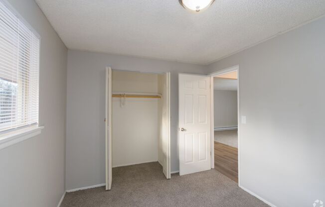 2 beds, 1 bath, 780 sqft, $1,150, Unit 126