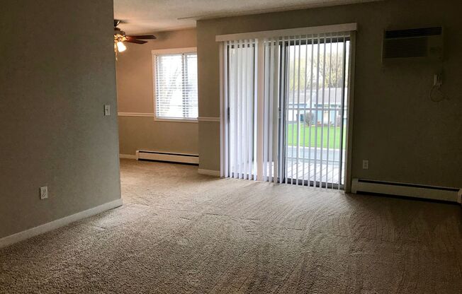 1 bed, 1 bath, 700 sqft, $1,275, Unit 1930203R