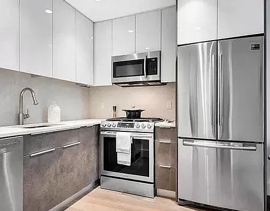 3 beds, 2 baths, $7,995, Unit 1401