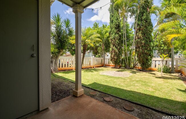 (2 bd / 2 ba / 2 parking Condo in Waikele)