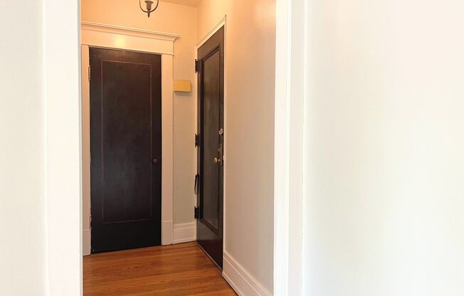 1 bed, 1 bath, $1,025, Unit 17D