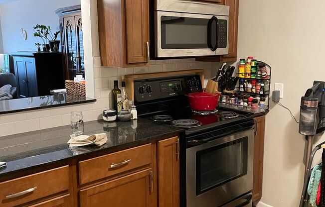 1 bed, 1 bath, 750 sqft, $1,195, Unit 209 (R)