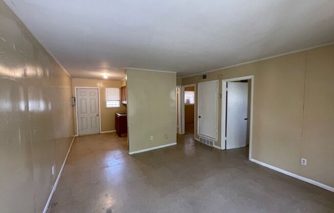 2 beds, 1 bath, 675 sqft, $480, Unit Unit #6