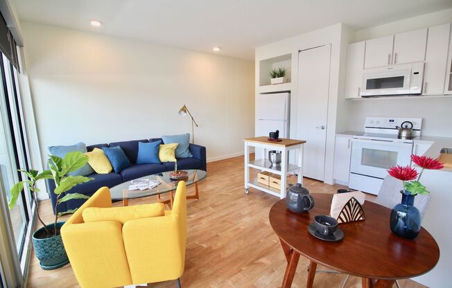 1 bed, 1 bath, 674 sqft, $1,425, Unit 406