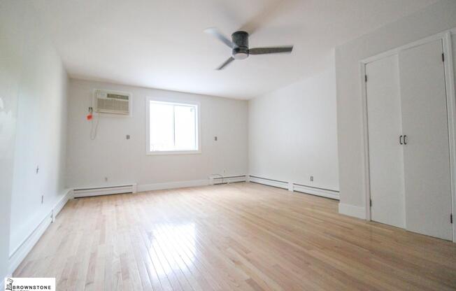 445 UN ST
