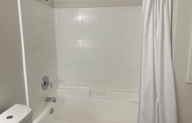 Studio, 1 bath, 611 sqft, $2,305, Unit 241