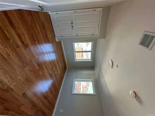 3 beds, 2 baths, 1,295 sqft, $3,100, Unit 3FL