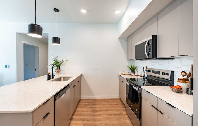 1 bed, 1 bath, 776 sqft, $1,695, Unit 21113 - 226