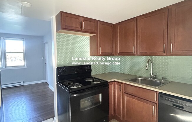 7628 N Milwaukee Ave