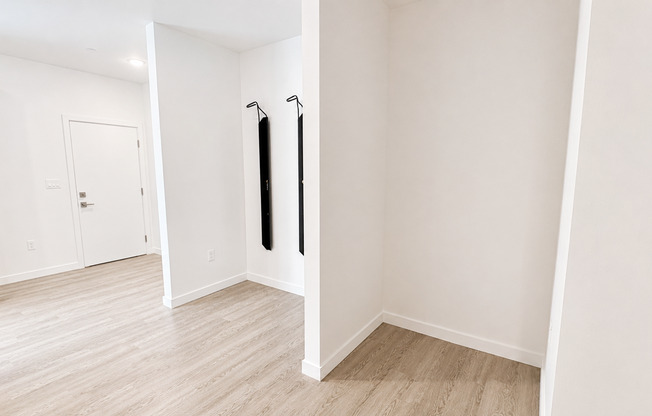 4 WEEKS FREE RENT! Brand New Modern Units in N. Tabor Neighborhood