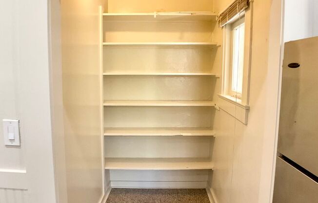 LARGE 3BR In Pac Heights. In-Unit Laundry! New Appliances! Dishwasher!