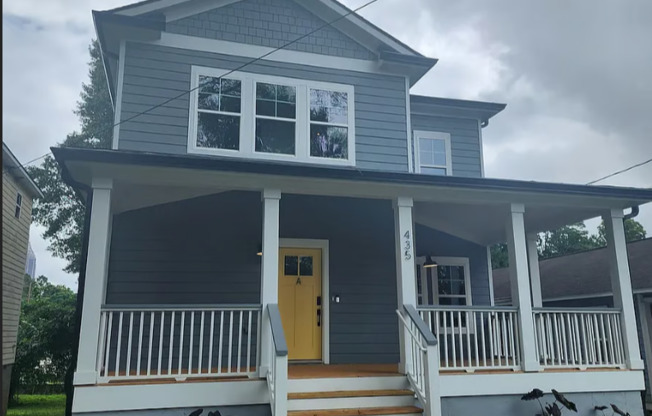 435 ELM ST
