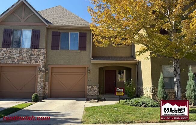 Beautiful townhouse for rent at Cottages on 9th!