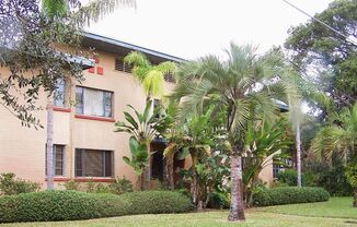 Spacious 2 bed 1 bath in Beautiful Park Lake /Higland neighborhood