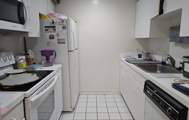 Studio, 1 bath, 520 sqft, $2,600, Unit 211