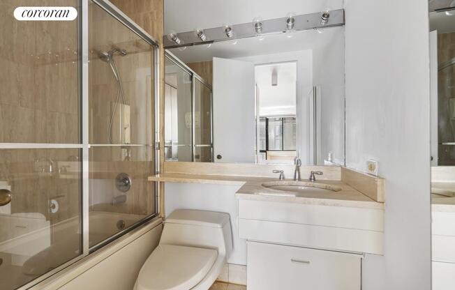 1 bed, 1.5 baths, 818 sqft, $5,595, Unit 6B
